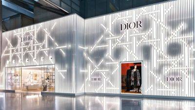 What Makes Qatar’s Hamad Airport The World’s Best For Shopping? - forbes.com - Singapore - Qatar - city Doha