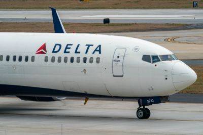 Delta gives staff 5% raise and hikes minimum starting salary - thepointsguy.com - county Delta