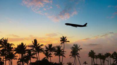Hawaiian Airlines Business Class Review: New Dreamliner Leihōkū Suites - cntraveler.com - Los Angeles - city Phoenix - San Francisco - state Hawaii - Honolulu - Hawaiian