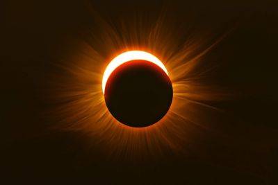 It's not too late: Last-minute tips for experiencing the total solar eclipse - thepointsguy.com - New York - state Missouri - Mexico - Canada - state Vermont - county Dallas - state Maine - state Oklahoma - state Pennsylvania - state Texas - state New Hampshire - county Cleveland - state Arkansas - state Ohio - state New York - state Indiana - city Fort Worth - city New Brunswick, Canada - county Brunswick - state Illinois - county Worth