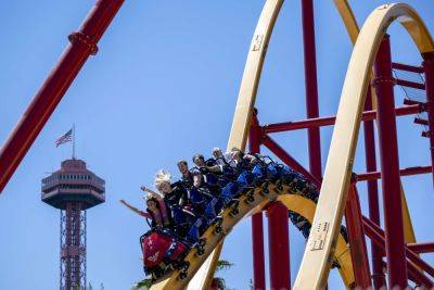 Six Flags Updates Mobile App with Planning Tools, Digital Wallet, and More - travelandleisure.com - Usa - Mexico