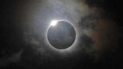 Why Clouds Could Disappear As The Total Solar Eclipse Begins - forbes.com - Netherlands - Usa - Mexico - Canada