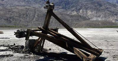Driver Takes Down a 113-Year-Old Salt Tram Tower in Death Valley - nytimes.com - county Park - state California