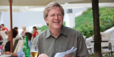 Travel expert Rick Steves says he only flies in economy: 'It never occurred to me that I'm suffering' - insider.com - Washington