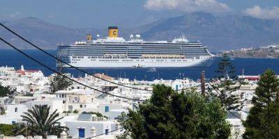 Rich tourists rejoice! Greece is finally doing something about the cruise ship problem. - insider.com - Greece - city Santorini