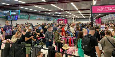 Photos show the chaos behind the global IT outage that's impacting retailers, flights, and hospitals - insider.com