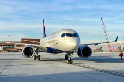 Delta adds new Boston, NYC routes just weeks after JetBlue drops them - thepointsguy.com - New York - city Atlanta - city New York - city Boston, county Logan - county Logan - city Palm Springs - city San Antonio