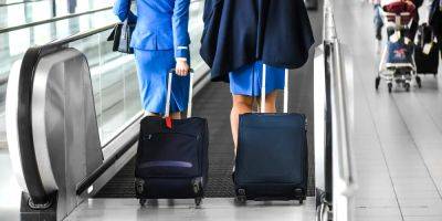 I was a flight attendant for 2 years. Here are the answers to 10 questions passengers always ask. - insider.com - Los Angeles - Japan - Usa - New York - city New York - San Francisco - city Chicago - state Hawaii