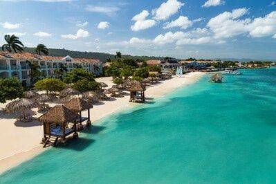 SANDALS® RESORTS AND BEACHES® RESORTS OFFER SAVINGS TO EXPERIENCE EVERYTHING IRIE IN JAMAICA - breakingtravelnews.com - Jamaica - county Bay - county Dunn - city Sandal, county Dunn