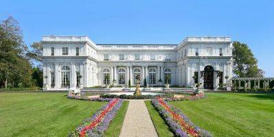 Take a look inside Rosecliff, a 30-room mansion built for a Gilded Age heiress and modeled after a French palace - insider.com - France - Usa - state Nevada - state Rhode Island - county White - county Newport