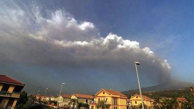 Mount Etna volcanic eruption shuts down Catania international airport on Ferragosto public holiday - euronews.com - Italy - city London - city Rome - Cyprus - city Brussels - city Budapest