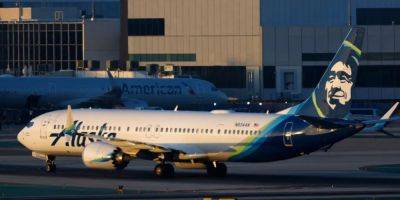 4 Alaska Airlines flight attendants were taken to hospital after reporting an 'unidentifiable odor' that caused plane to divert - insider.com - Los Angeles - Usa - county Orange - state California - city Portland - state Alaska - state Hawaii - city Honolulu - city Anchorage