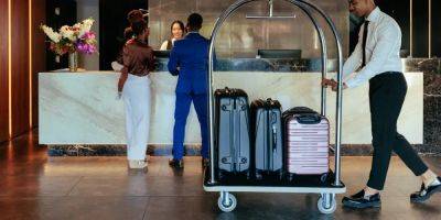 Hotel employees share the 7 red flags to look for when checking into a hotel - insider.com - city Albuquerque - city Uptown