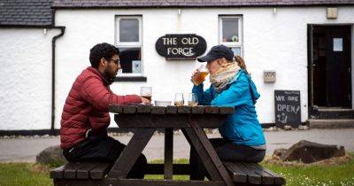 At a Remote Scottish Pub, a Pint Worth Hiking 20 Miles - nytimes.com - Britain - Scotland