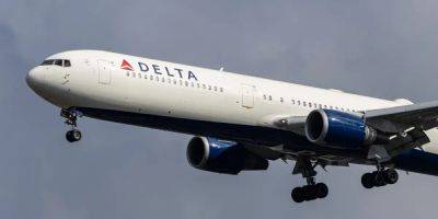 A Jewish Delta Air Lines flight attendant is suing the carrier over a ham sandwich and a Yom Kippur shift - insider.com - Israel - Usa - New York - state California