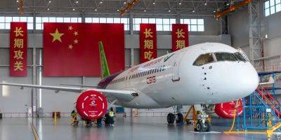 China's first home-grown airliner is seeking its first Western buyer as it takes advantage of Airbus and Boeing delays. Meet the Comac C919. - insider.com - Usa - China - state Oregon